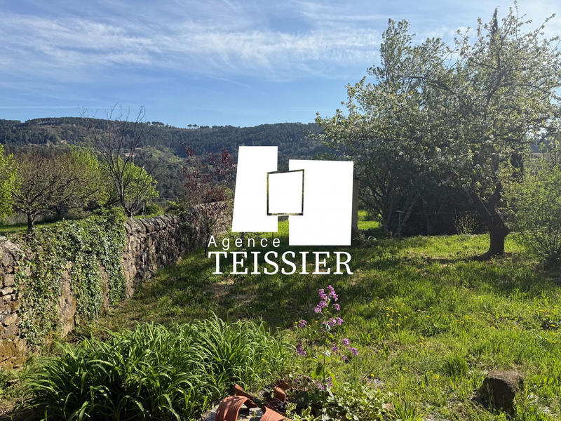 Maison - 216 m² - 12 pièces