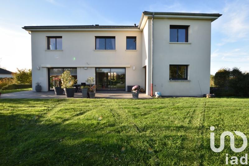 Maison - 294 m² - 10 pièces