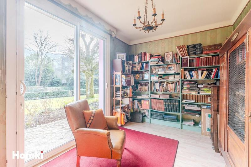 Maison - 218 m² - 7 pièces