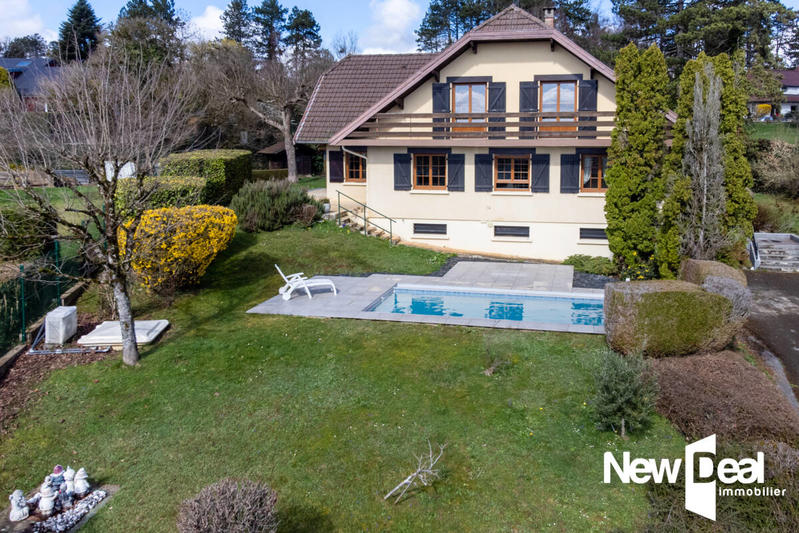 Maison - 230 m² - 7 pièces