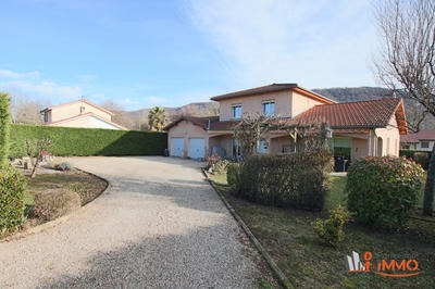 Villa - 120 m² - 5 pièces