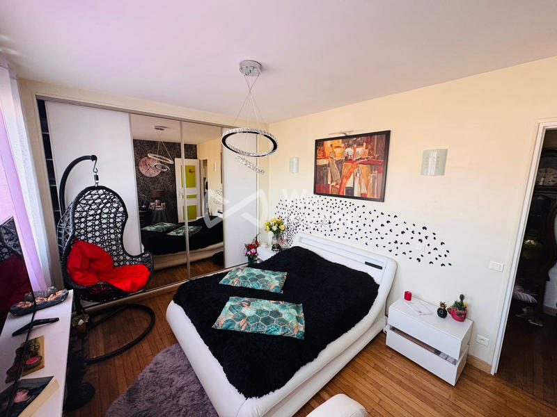 Appartement - 90 m² - 6 pièces