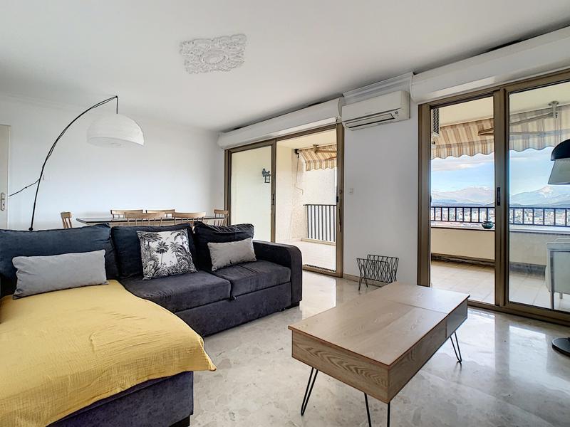 Appartement - 75 m² - 2 pièces