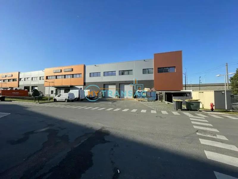 Local d'activité / Entrepôt - 850 m²