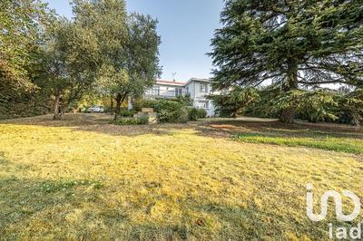 Maison - 242 m² - 7 pièces