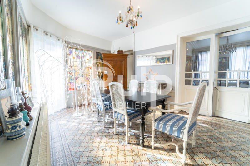 Maison - 190 m² - 9 pièces