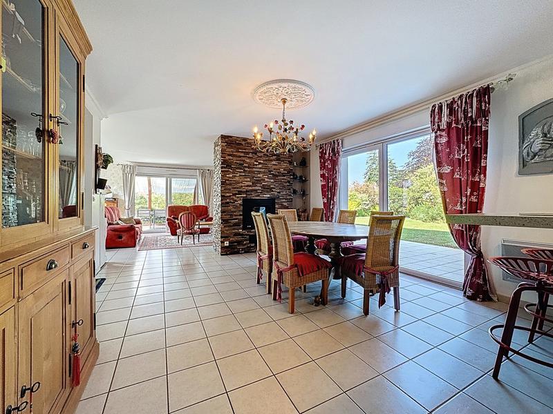 Maison traditionnelle - 214 m² - 7 pièces