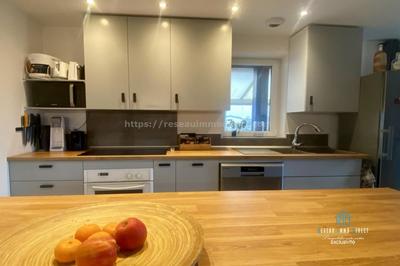 Maison traditionnelle - 171 m² - 7 pièces