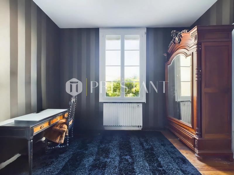 Maison - 207 m² - 7 pièces