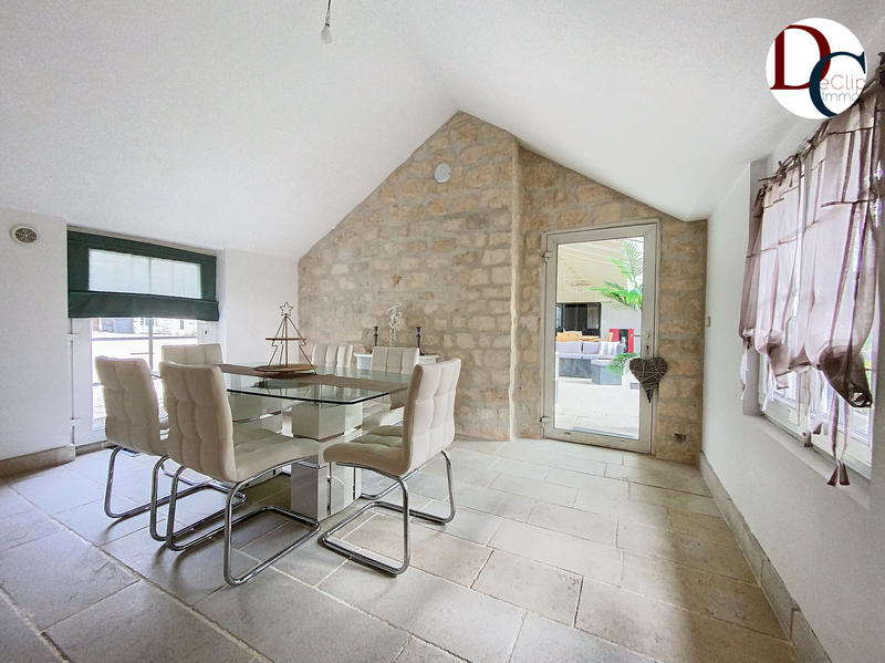 Maison - 465 m² - 13 pièces