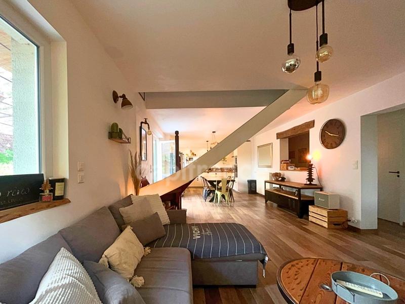 Maison - 200 m² - 7 pièces