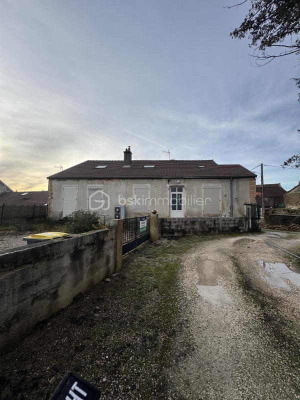 Maison ancienne - 261 m² - 10 pièces