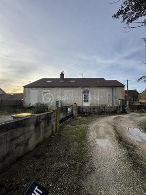 Maison ancienne - 261 m² - 10 pièces