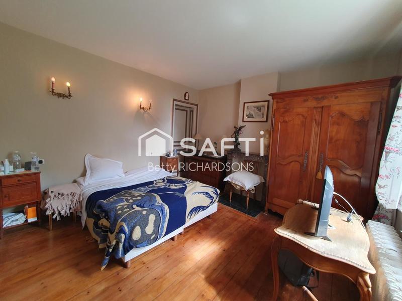 Maison de maîtres - 232 m² - 11 pièces