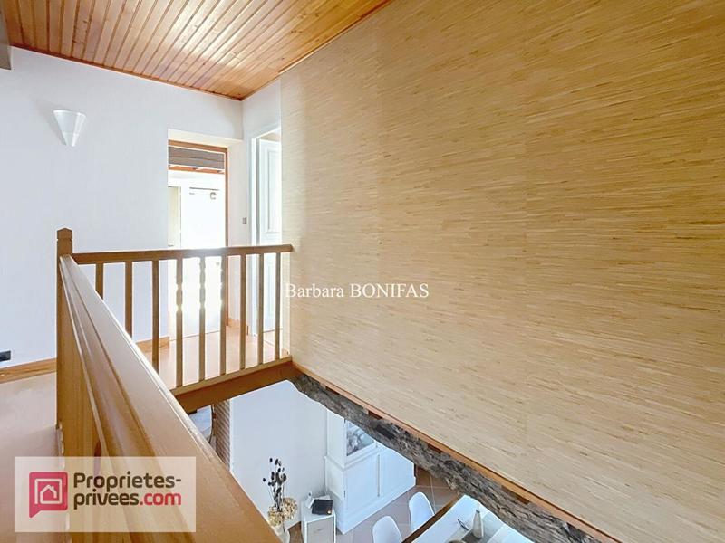 Maison - 230 m² - 7 pièces