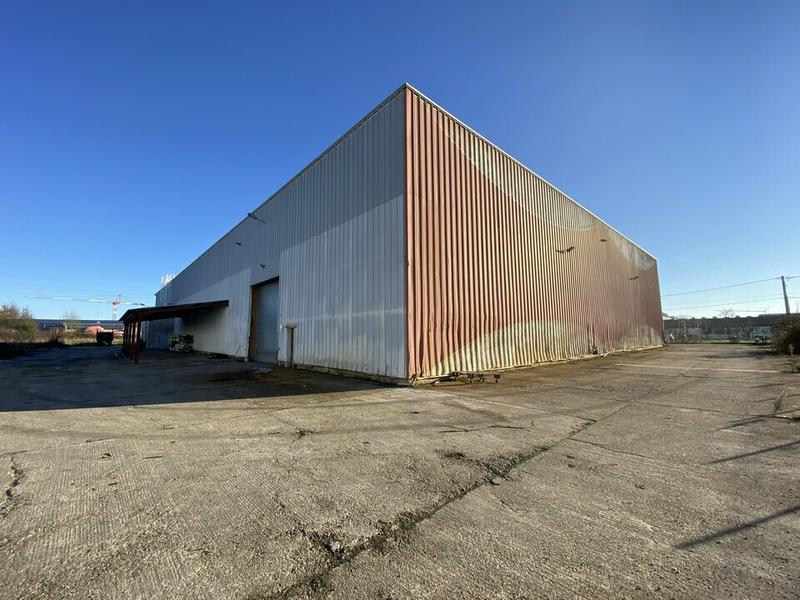 Local d'activité / Entrepôt - 3 150 m²