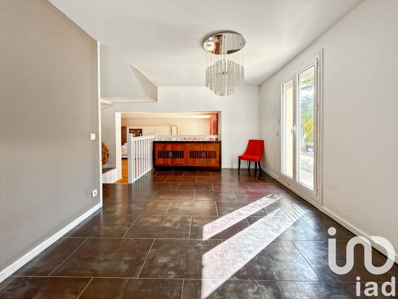 Maison - 209 m² - 8 pièces