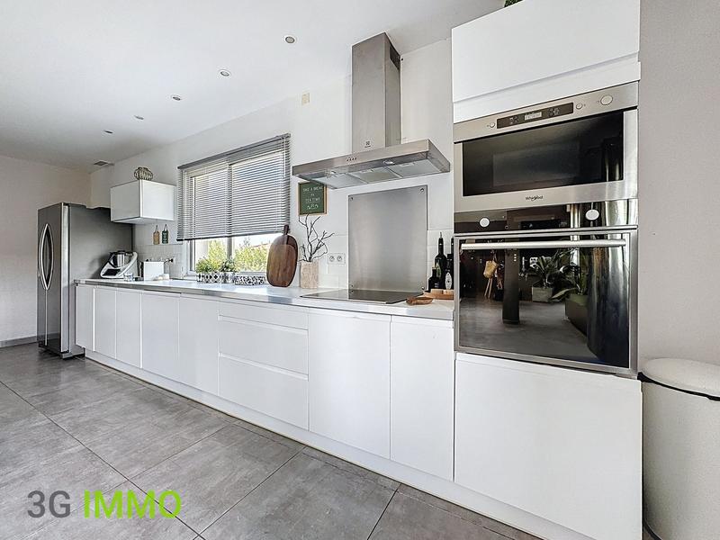 Maison traditionnelle - 145 m² - 6 pièces