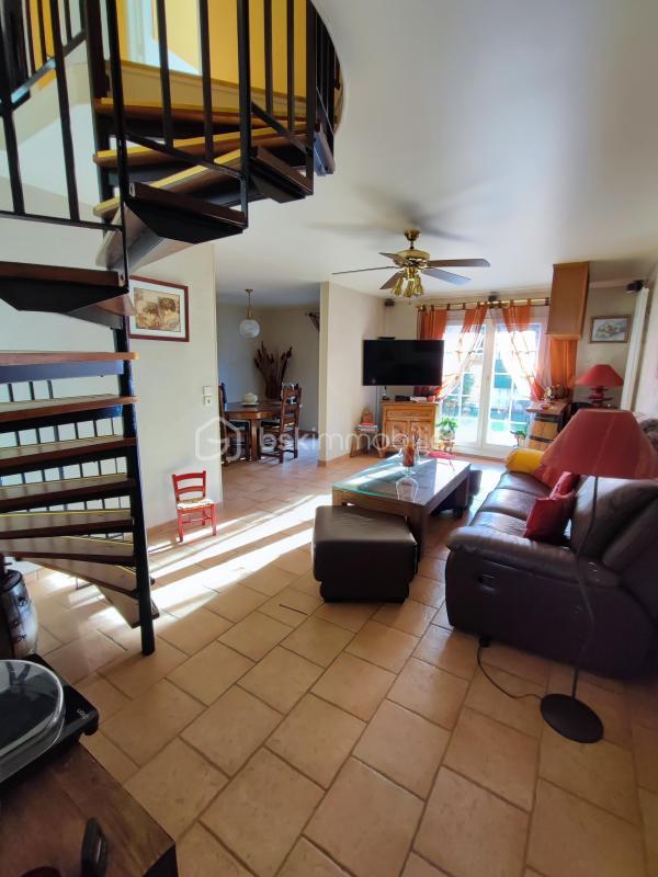 Maison - 96 m² - 6 pièces