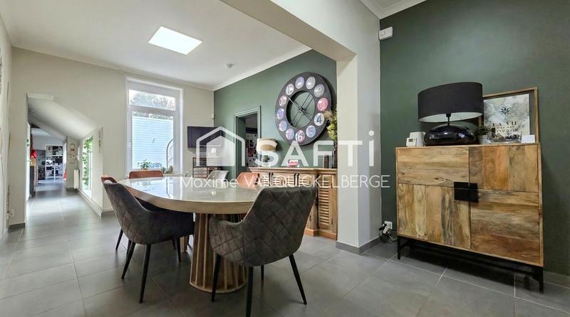 Maison - 274 m² - 12 pièces