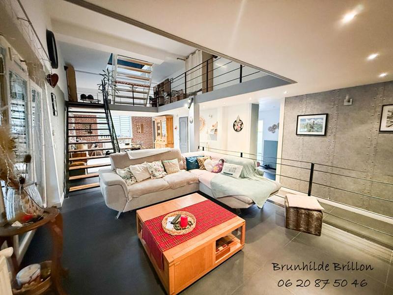 Maison - 225 m² - 9 pièces