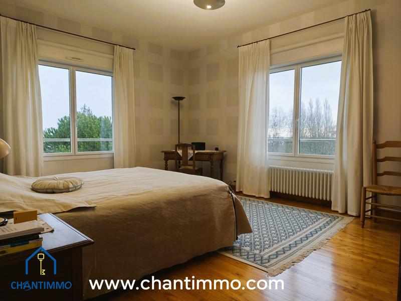 Maison - 224 m² - 10 pièces