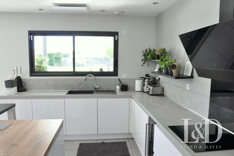 Villa - 178 m² - 6 pièces