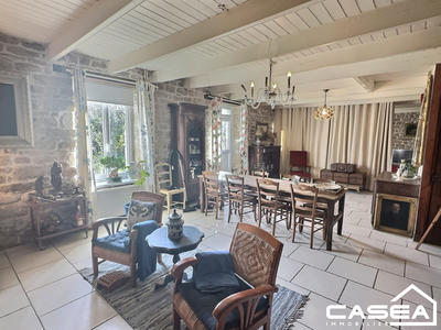 Maison traditionnelle - 120 m² - 9 pièces