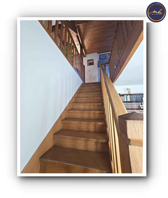 Maison traditionnelle - 200 m² - 8 pièces