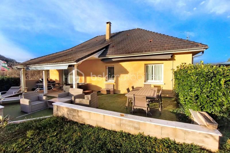 Maison - 90 m² - 5 pièces