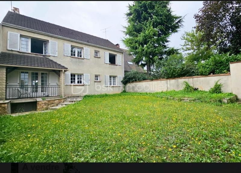 Maison - 150 m² - 8 pièces