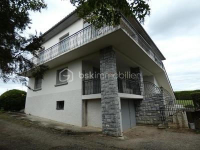 Maison - 195 m² - 10 pièces