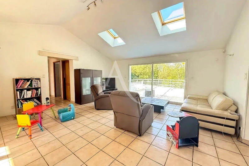 Maison - 165 m² - 7 pièces