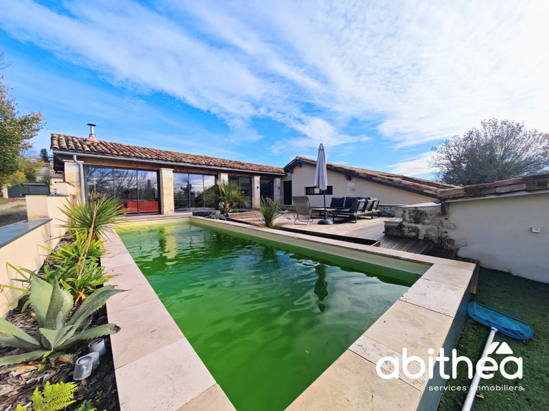 Maison - 250 m² - 6 pièces