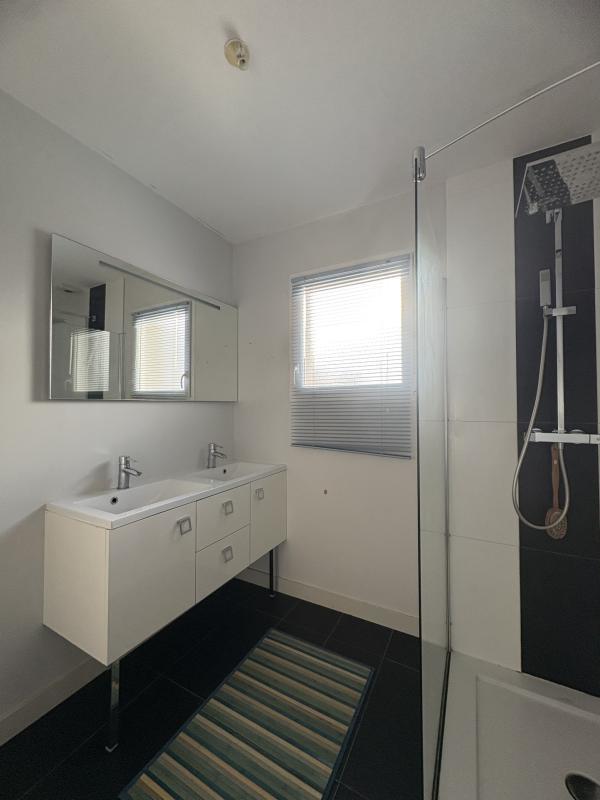 Maison - 92 m² - 5 pièces