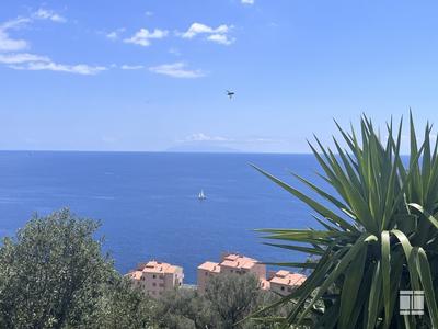 Appartement - 94 m² - 4 pièces