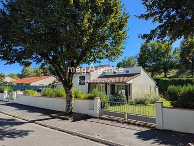 Maison traditionnelle - 107 m² - 5 pièces