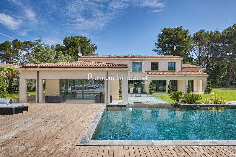 Maison contemporaine - 650 m² - 15 pièces