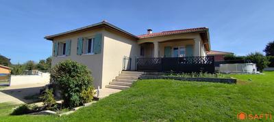 Maison - 94 m² - 5 pièces