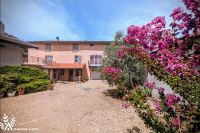 Appartement - 144 m² - 6 pièces