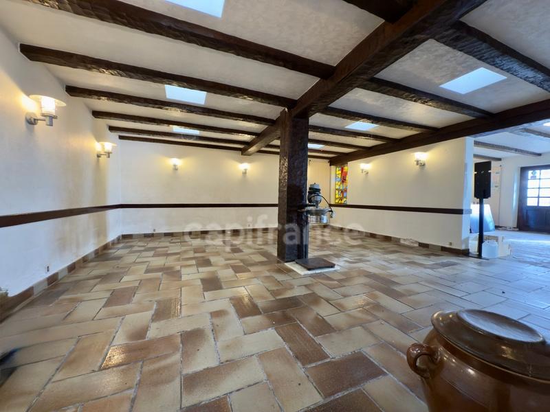 Maison - 200 m² - 9 pièces