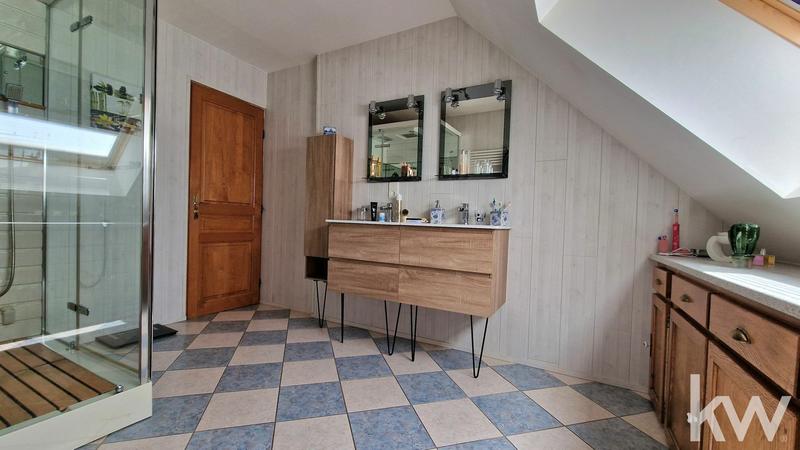 Maison - 189 m² - 8 pièces