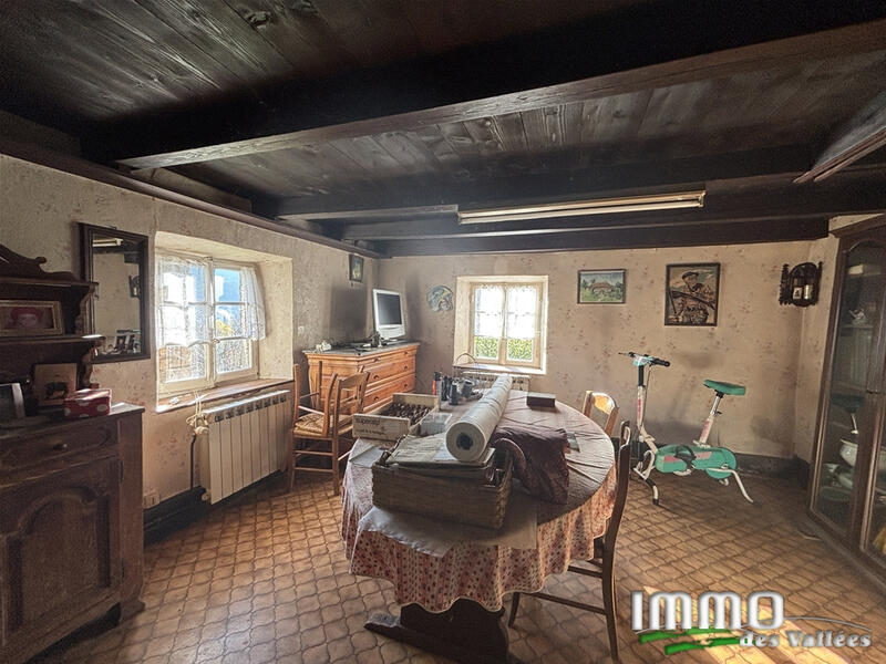 Maison - 99 m² - 5 pièces