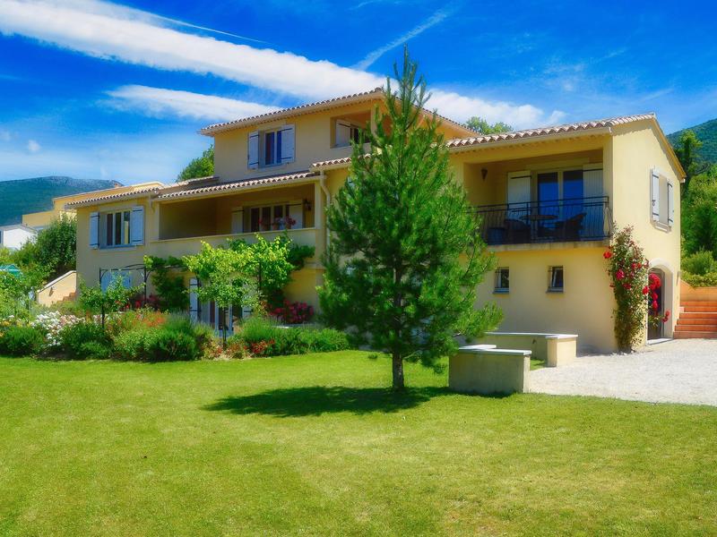 Villa - 245 m² - 7 pièces