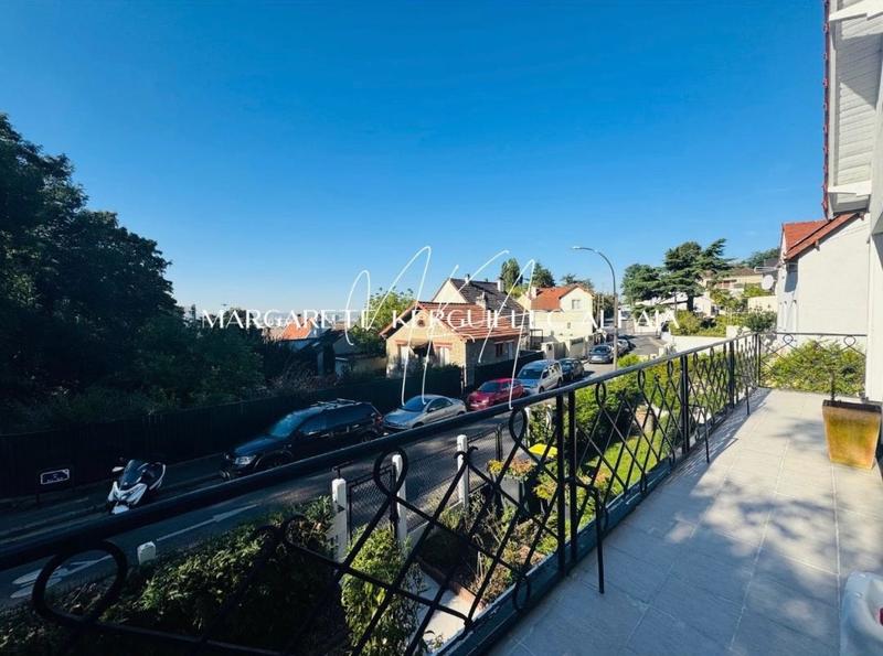 Maison - 179 m² - 10 pièces