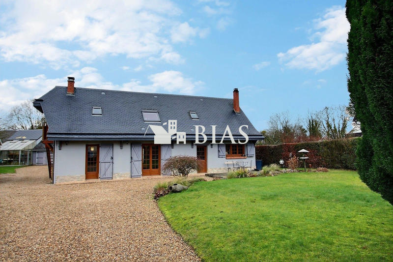 Maison - 143 m² - 5 pièces