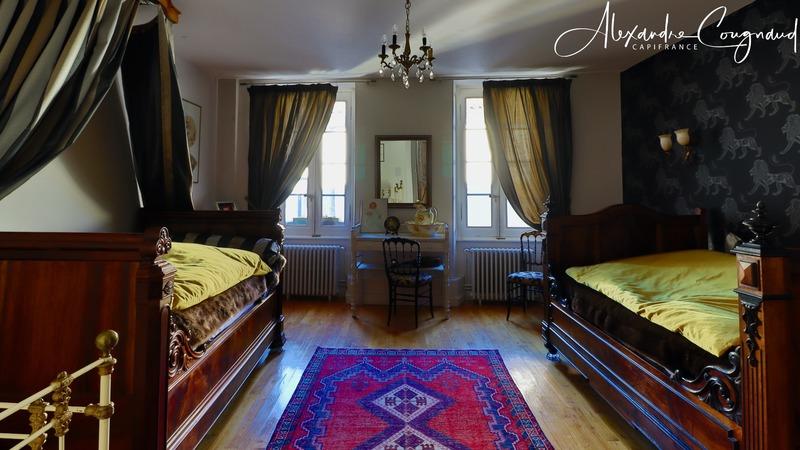 Maison - 360 m² - 14 pièces