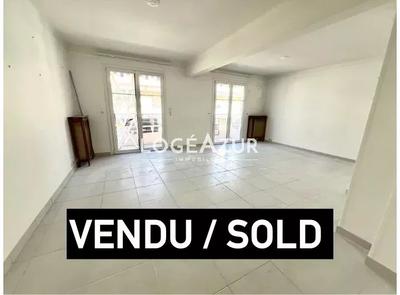 Appartement - 80 m² - 3 pièces