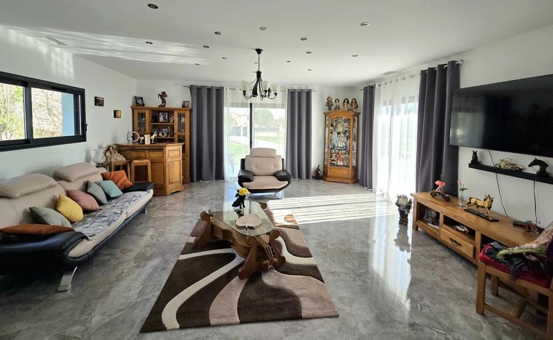 Villa - 208 m² - 5 pièces