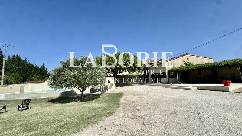 Maison - 250 m² - 5 pièces